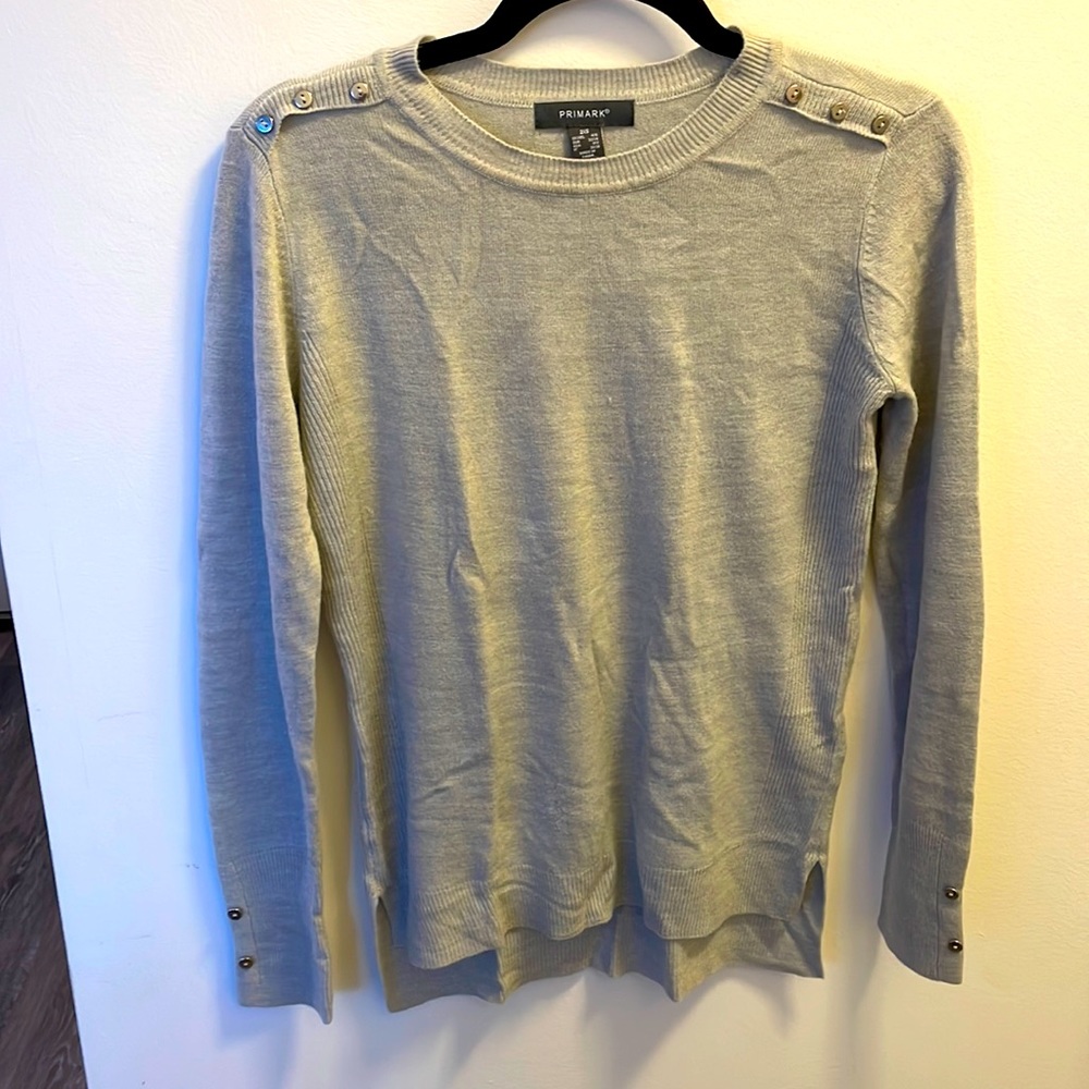 Elegant grey sweater